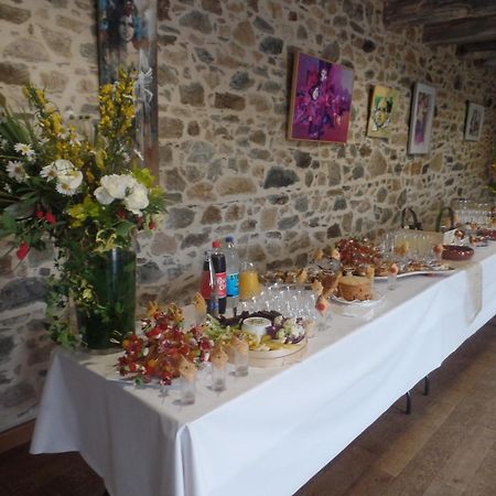Logis Hotel Restaurant Le Commerce Guichen Esterno foto
