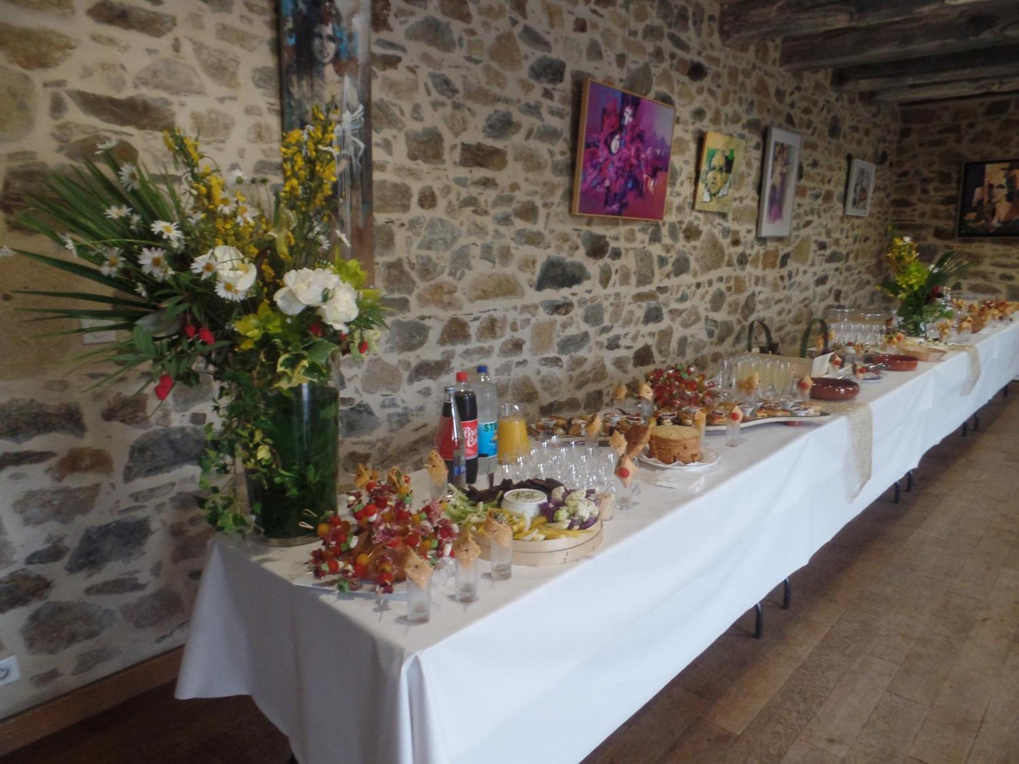 Logis Hotel Restaurant Le Commerce Guichen Esterno foto